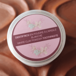 Dentifrice naturel en poudre à l’argile blanche pour dents saines et gencives protégées